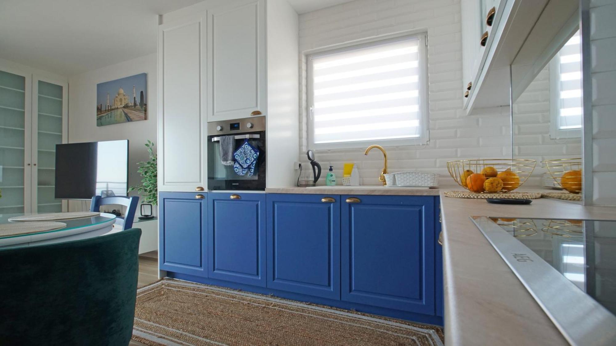 Apartment Blue Eye
